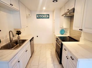 15500 Tustin Village Way APT 6, Tustin, CA 92780