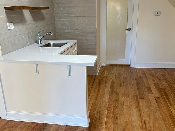 2nd image of 2521 W Palmer St Unit 3