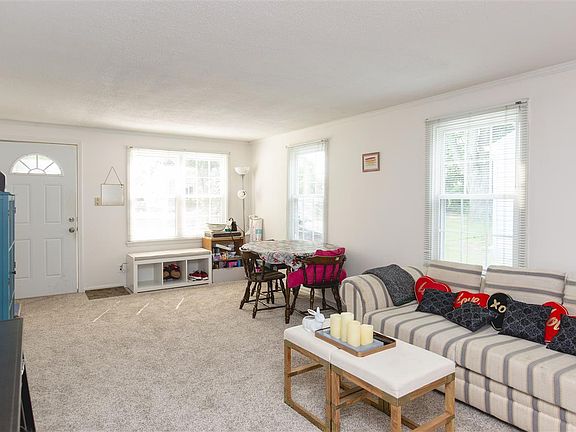 3rd image of 54717 Terrace Ln