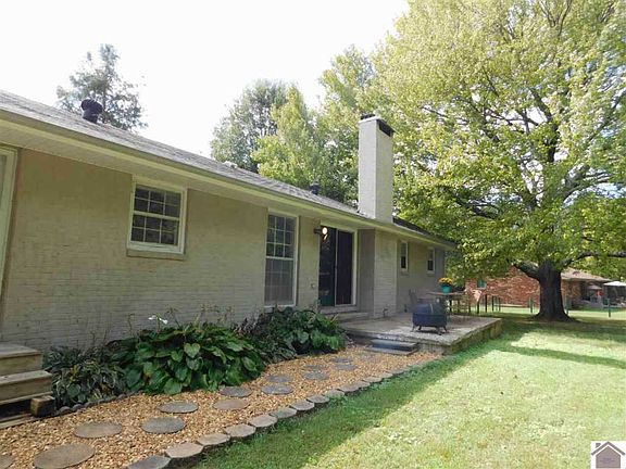 4th image of 325 West Dr
