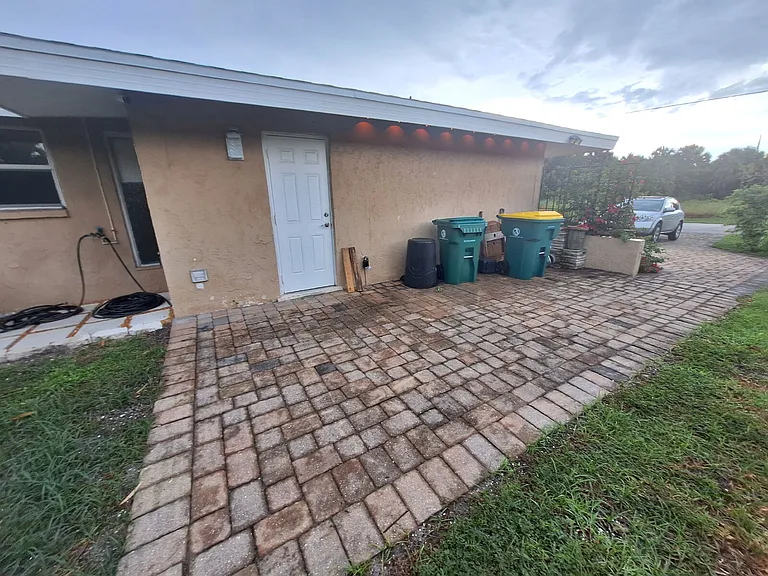 4050 Yucatan Cir — Photo 40