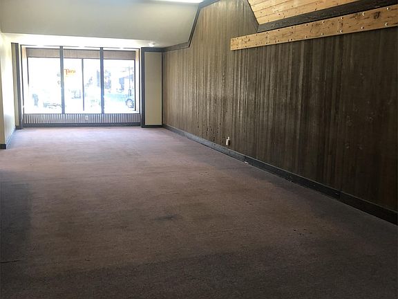 3rd image of 720 SE Pioneer Way Ste 2