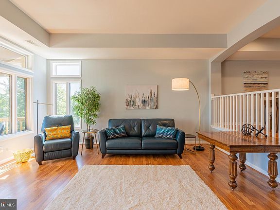 5th image of 7038 Clinton Ct #11B