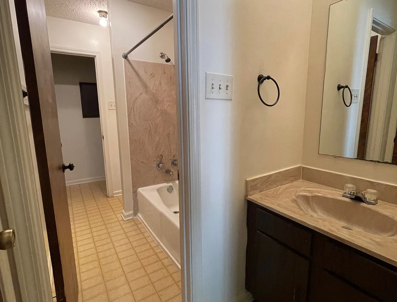 2 bed, 1.5 bath, 1100 sqft, $1,100 — Photo 2