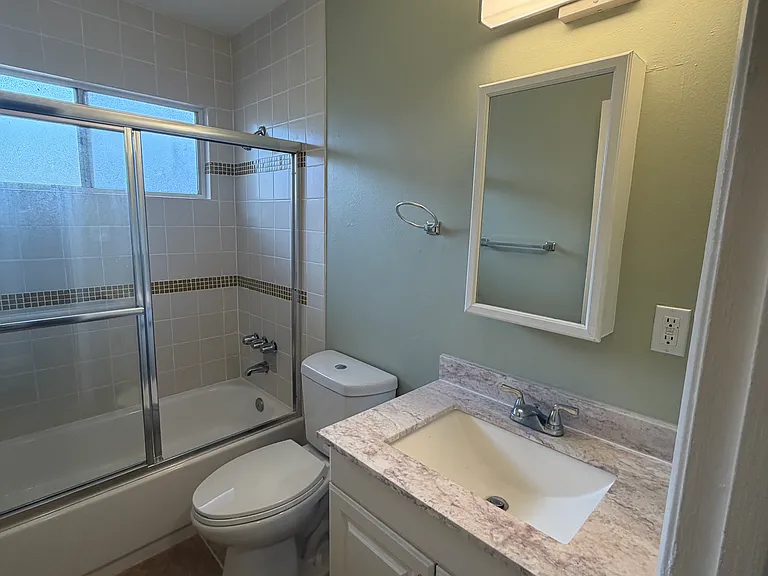 2124 90th Ave #10 — Photo 13