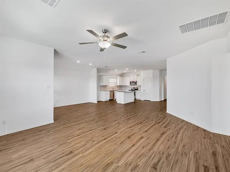 303 Chickasaw Ln — Photo 4