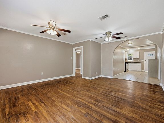 4th image of 302 W Dexter St