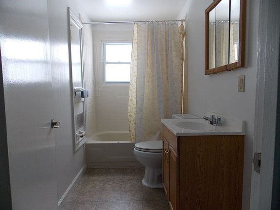 2nd image of 3517 Jewell Ave
