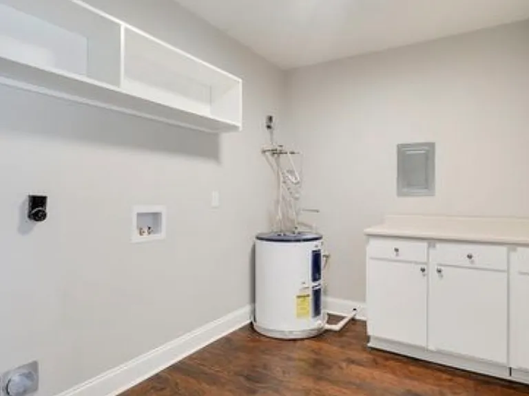 7518 Meadow Park Ave — Photo 11