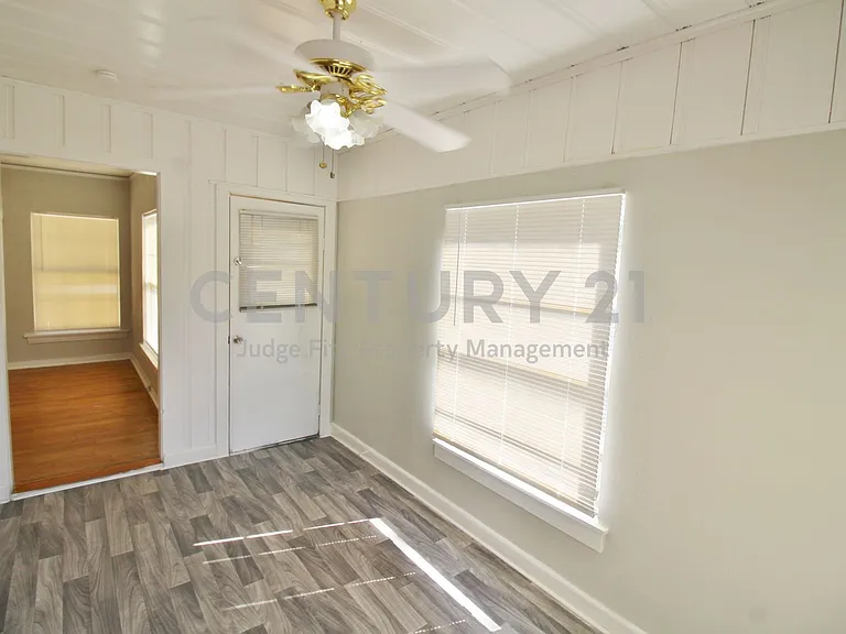 3427 Kinmore St — Photo 18