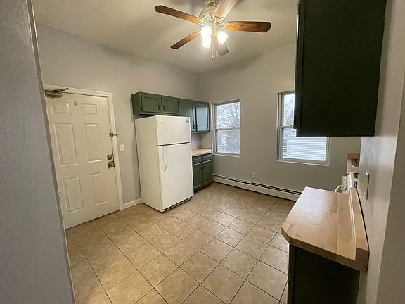 3rd image of 151 Warren Ave APT 3