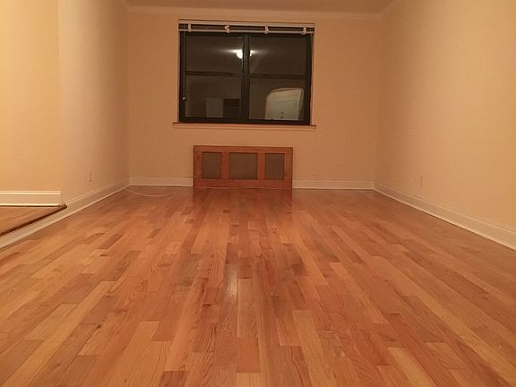 3rd image of 6939 Yellowstone Blvd #210
