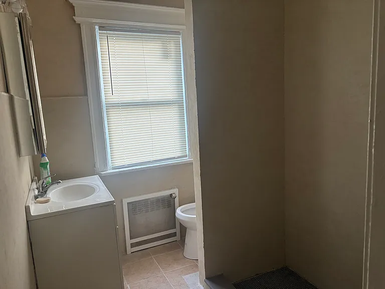 230 Duane St #1 — Photo 4