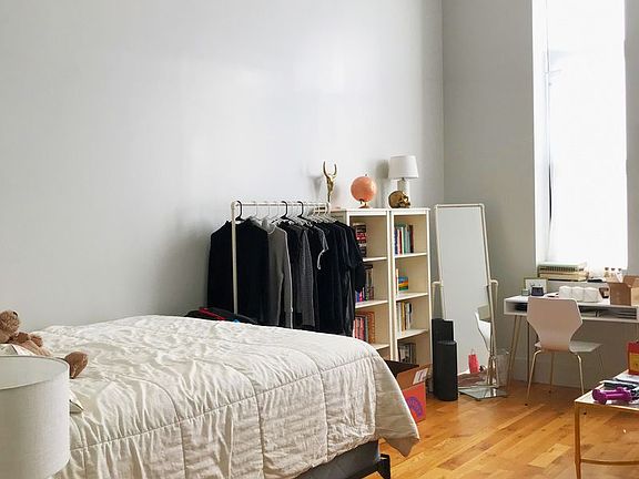 2nd image of 41 Kosciuszko St APT 110