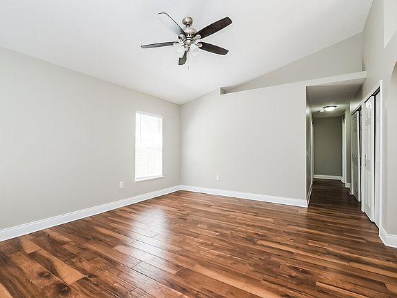 3rd image of 1048 Brenton Leaf Dr