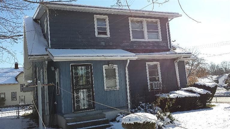 2nd image of 1306 Curtis St