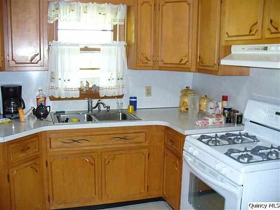 Home for Sale in Quincy, IL $98,500