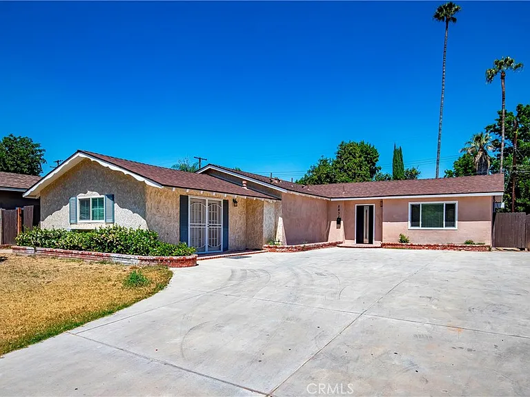 8832 Odessa Ave — Photo 1