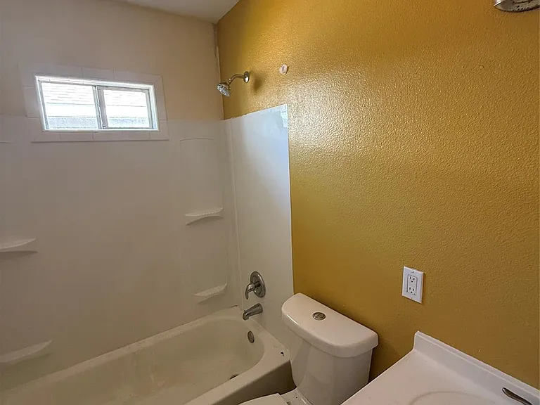 1311 Malvern St — Photo 8