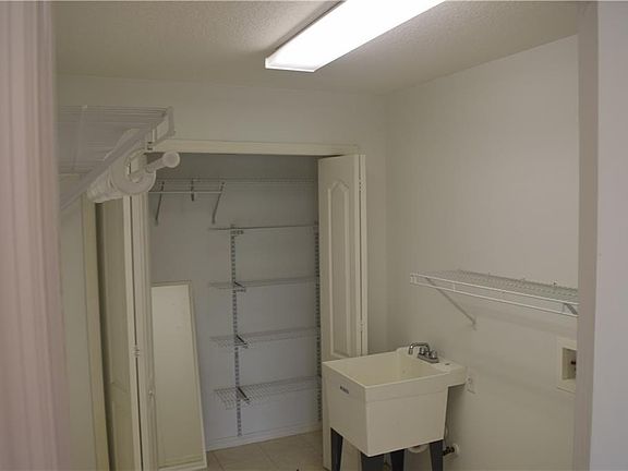 5th image of 10223 Collar Dr