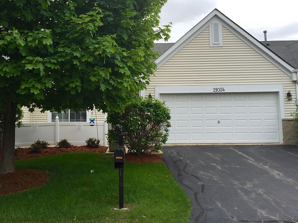 1st image of 21024 W Braxton Ln