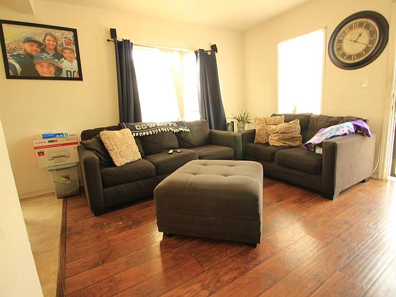 3rd image of 560 N Anita Ave