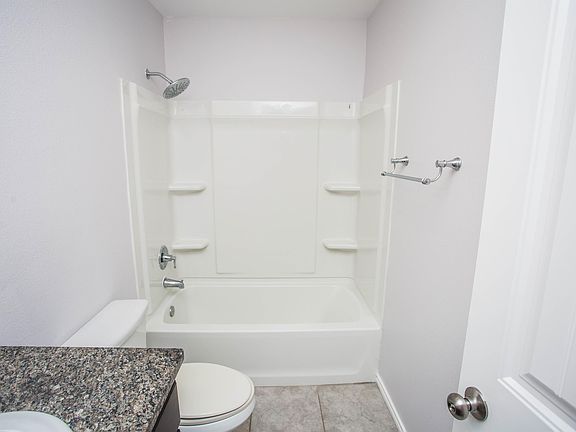 5th image of 13206 Avenue V