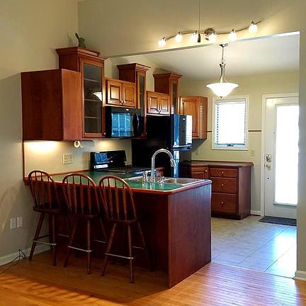 4th image of 122 Deer Hill Ct