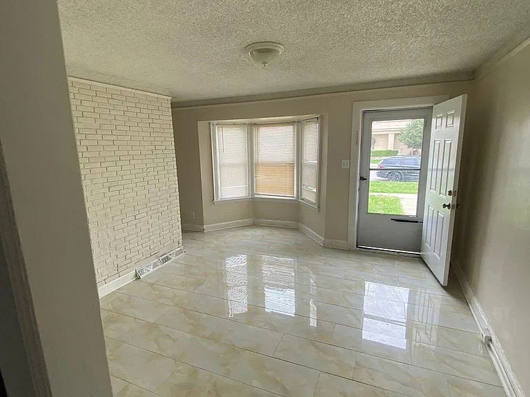 6309 Miller Rd — Photo 2