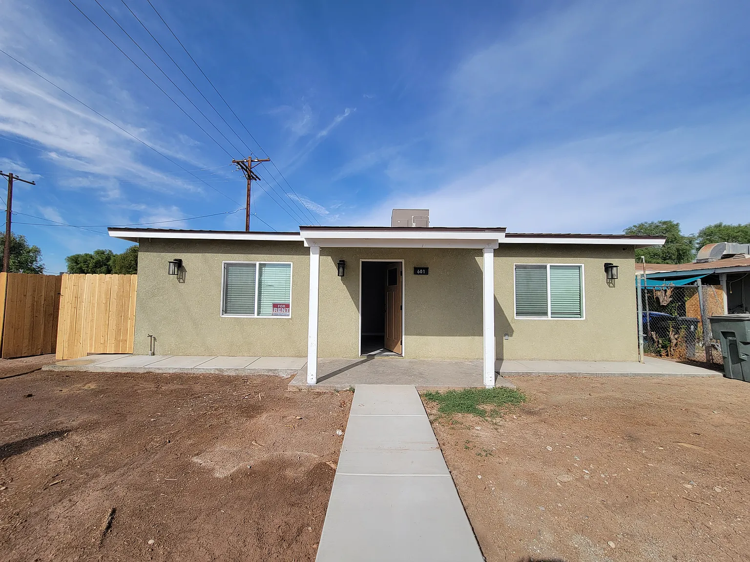 3 bed, $1,900 — Photo 1