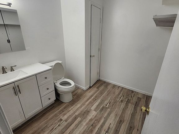 3rd image of 1241 Redbluff Dr