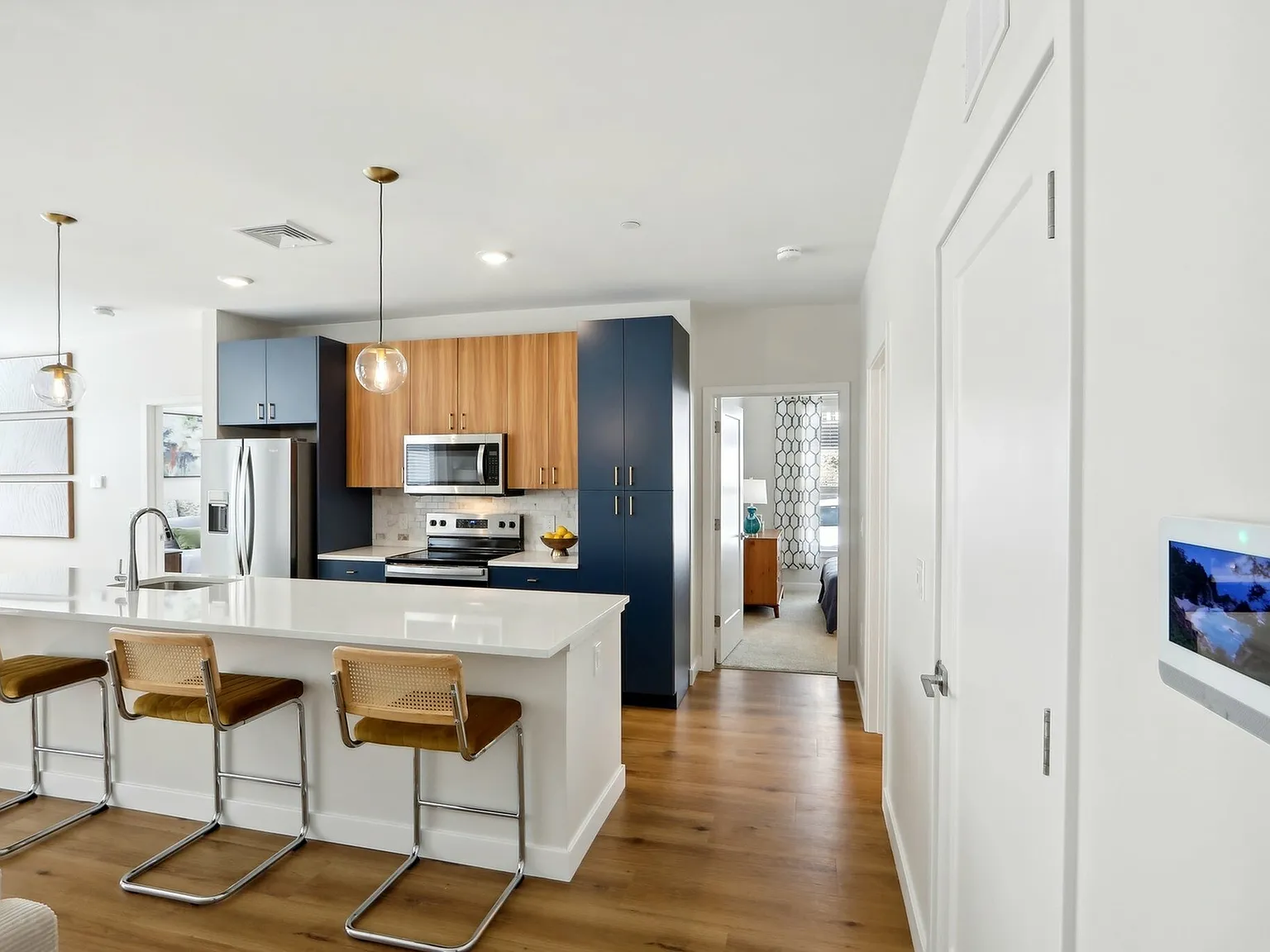 The James Apartments — Photo 4