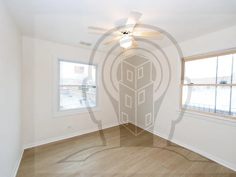 5222 W Belmont Ave #2R — Photo 7