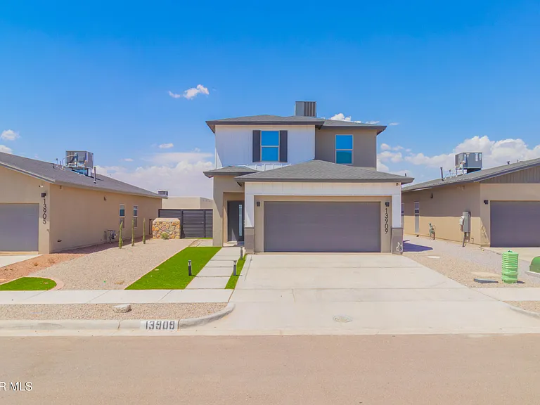 13909 Summer View Ave — Photo 1