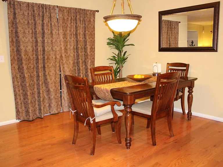 122 Wallace Ct — Photo 3