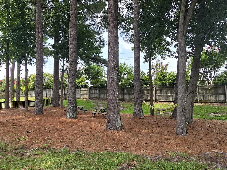 4208 Leicester Ct — Photo 40