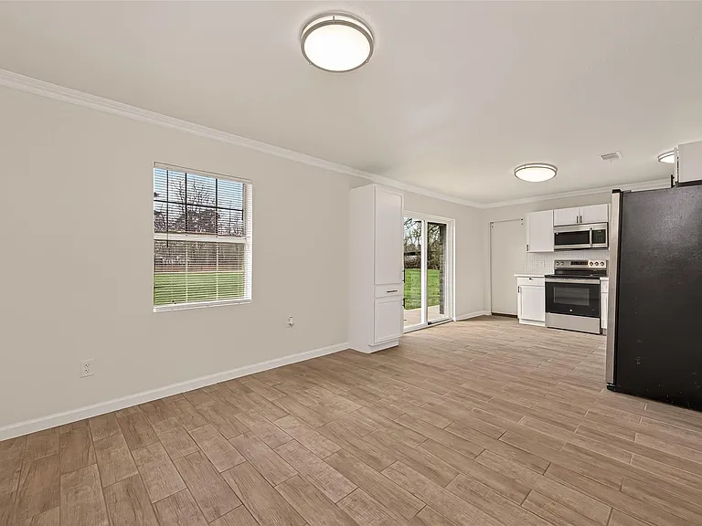 25409 Pebble Dr — Photo 10