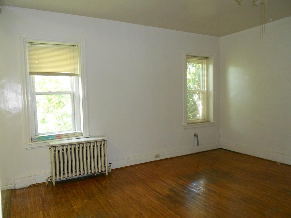 2nd image of 3603 Baring St #3R