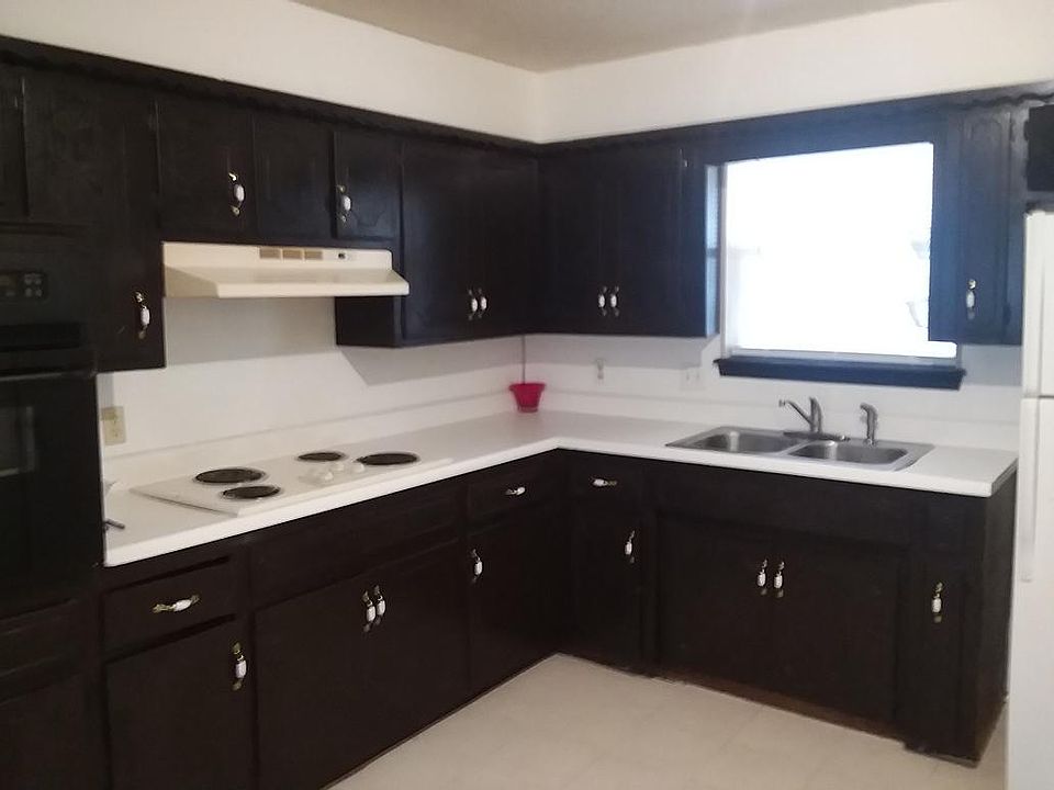 2nd image of 988 Barkley Cir