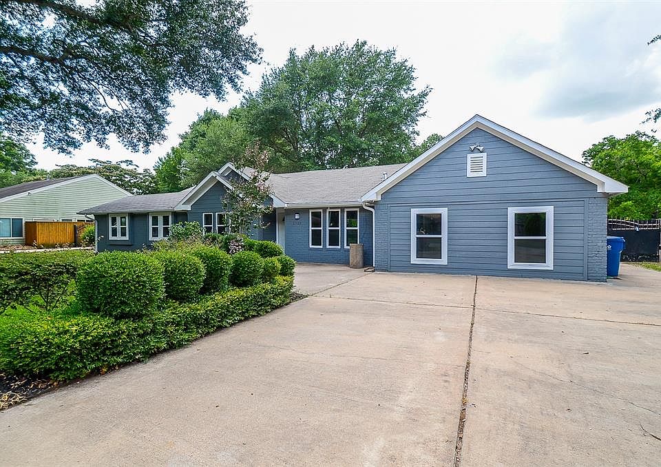 1st image of 2703 Fortuna Dr