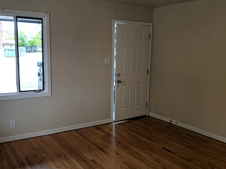 1455 Lockbrae Rd #1 — Photo 1