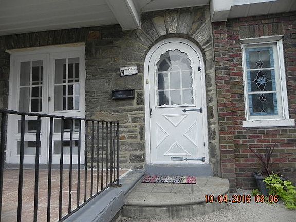 2nd image of 6153 N Fairhill St