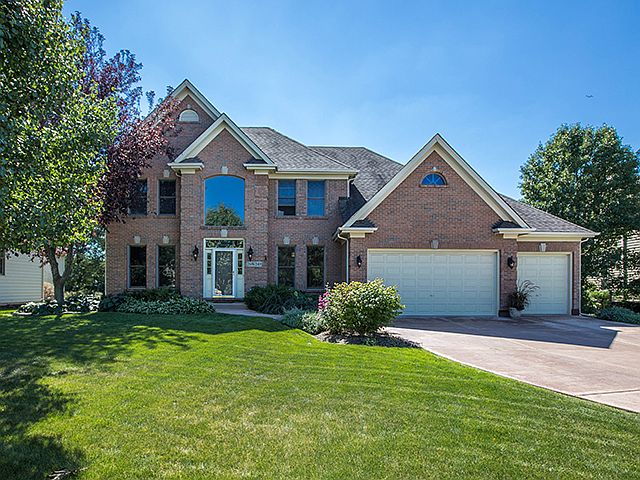 1st image of 26W249 Pinehurst Dr