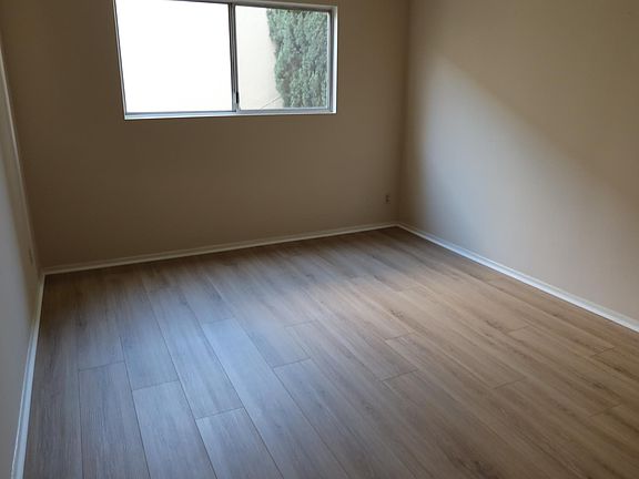 2nd image of 1110 S Oakhurst Dr APT 202
