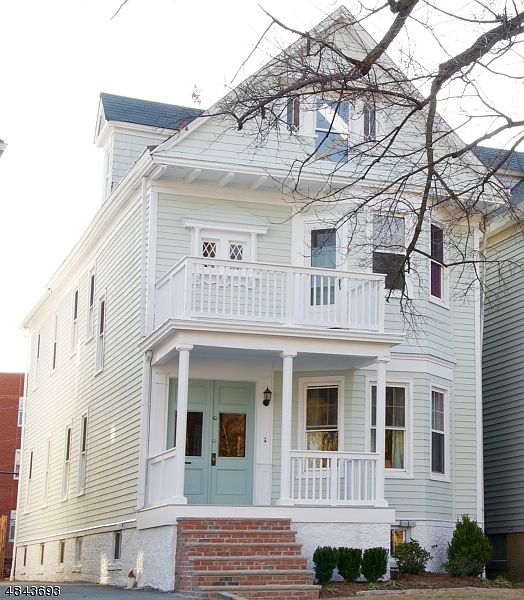1st image of 13 Oxford St #1