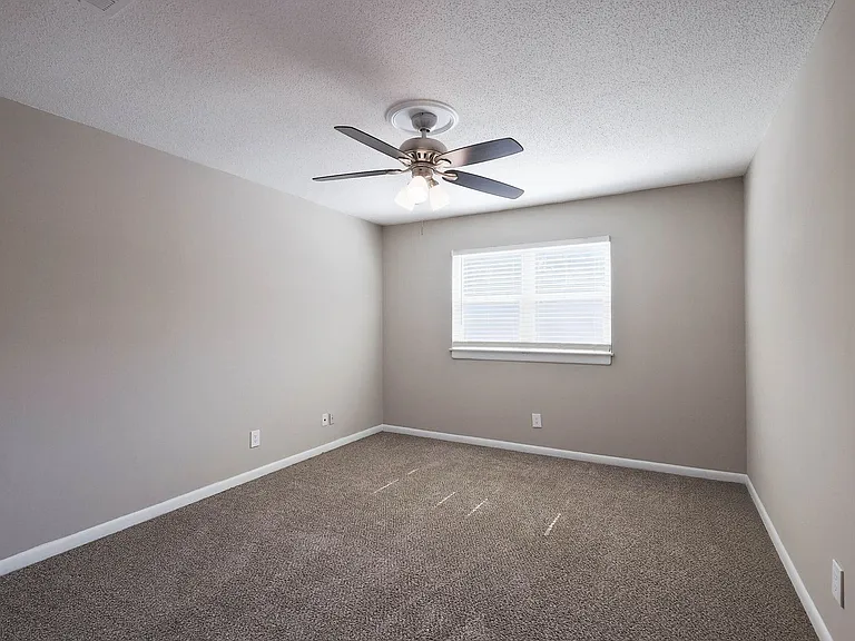Hampton Hall | Comfort, Convenience, & Community All In One — Photo 355