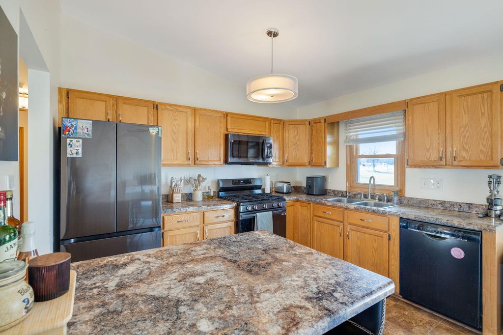8676 Fulton Pl, Crown Point, IN - View 6