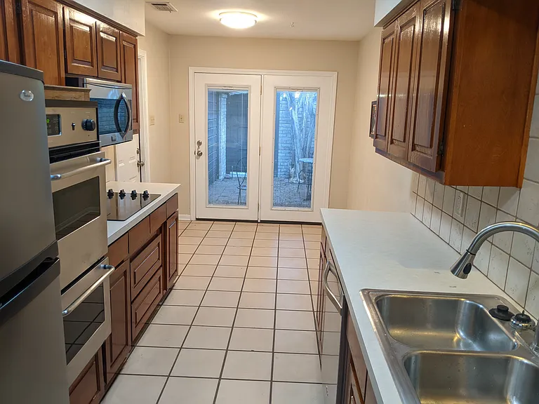 12619 Montfort Dr — Photo 7