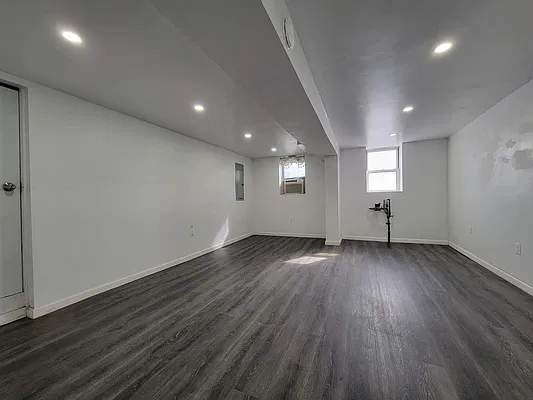 Rented by E Realty International Corp | media 14