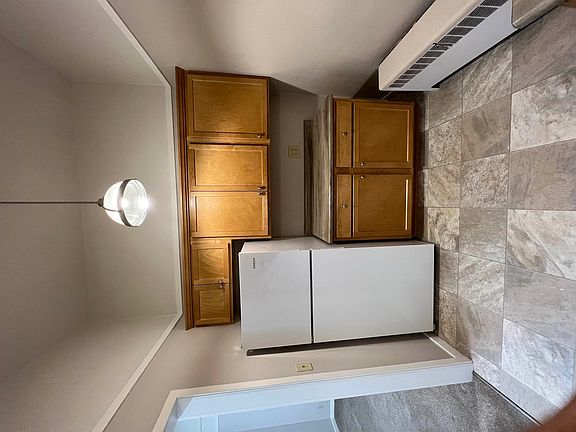 5th image of 109 S Main St APT 8